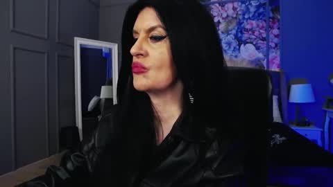 Snapshot of dommelisa chatting on February 24, 2026, 10:52 pm Dom Melisa online show from February 24, 2026, 10:52 pm