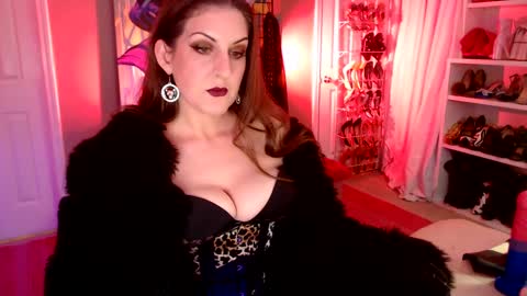 Snapshot of dommetomorrow chatting on December 28, 2024, 3:26 am DommeTomorrow online show from December 28, 2024, 3:26 am