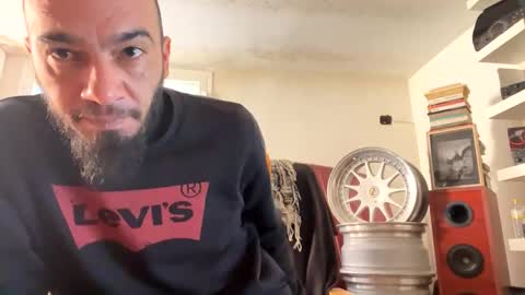 domnu_ozfutura online show from February 3, 2025, 10:14 am