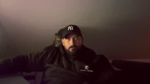 donchriiis online show from October 22, 2025, 7:02 pm