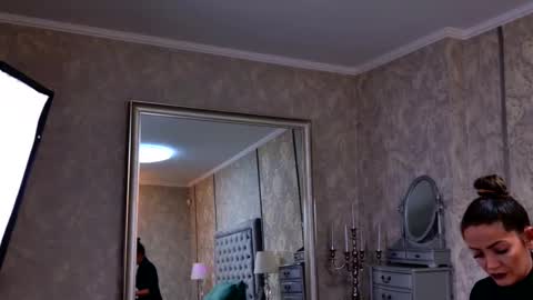 Snapshot of donna_klein chatting on November 30, 2025, 7:07 pm Donna online show from November 30, 2025, 7:07 pm