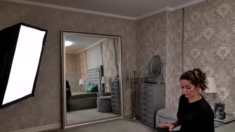 Donna online show from February 15, 2026, 7:10 pm