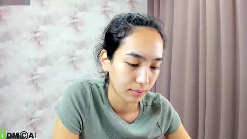 Snapshot of donnaa_drew chatting on October 1, 2025, 4:07 am Aura online show from October 1, 2025, 4:07 am