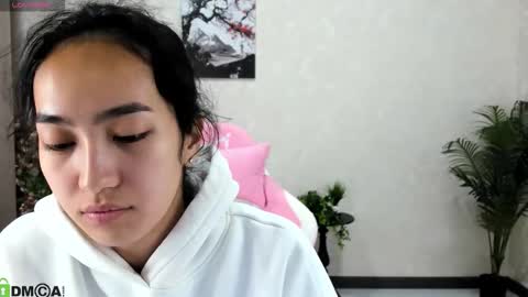 Snapshot of donnaa_drew chatting on October 6, 2025, 3:26 am Aura online show from October 6, 2025, 3:26 am