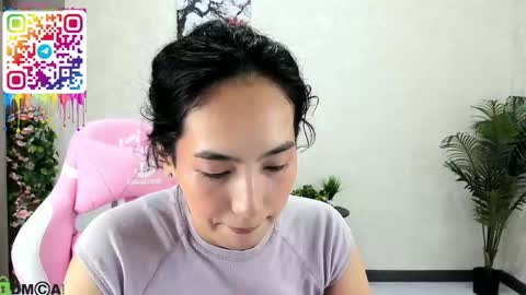 Snapshot of donnaa_drew chatting on October 14, 2025, 2:23 am Aura online show from October 14, 2025, 2:23 am