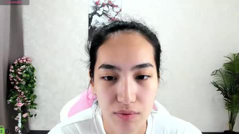 Snapshot of donnaa_drew chatting on October 30, 2025, 1:18 am Aura online show from October 30, 2025, 1:18 am