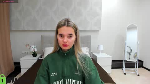 Donna On GMT2 Mon-Fri 3-9 AM online show from November 23, 2025, 11:59 pm