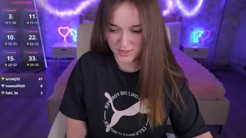 DONNA online show from March 9, 2025, 11:03 pm