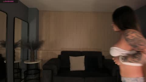 Snapshot of donnastonne chatting on January 23, 2025, 2:44 am Donna Stonne online show from January 23, 2025, 2:44 am