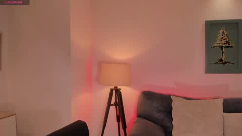  Donna Stonne  online show from January 26, 2025, 8:45 pm