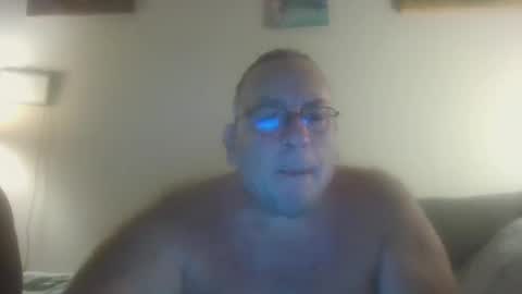 Snapshot of donnyp333 chatting on October 3, 2025, 1:24 am Donnyp online show from October 3, 2025, 1:24 am