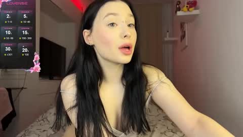 Snapshot of dontoch chatting on November 10, 2025, 5:45 pm Stacy online show from November 10, 2025, 5:45 pm