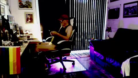 dopeleaf2 online show from October 12, 2025, 2:27 pm