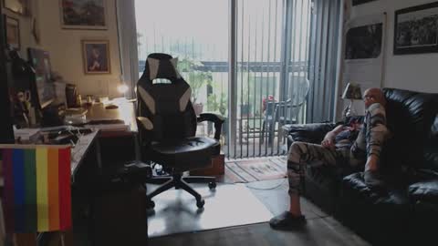 dopeleaf2 online show from October 17, 2025, 9:45 am