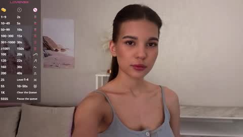 Kiki online show from April 13, 2026, 12:38 am