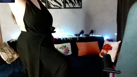 Dora online show from November 11, 2025, 4:18 pm