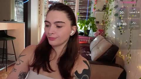 Snapshot of dorfmatratze_ chatting on November 2, 2025, 7:33 am Alice online show from November 2, 2025, 7:33 am