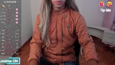 Snapshot of dorian_lev chatting on February 15, 2025, 12:11 pm Nicolle online show from February 15, 2025, 12:11 pm