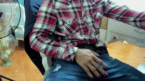 Snapshot of dorian_lev chatting on February 26, 2025, 12:14 pm Nicolle online show from February 26, 2025, 12:14 pm