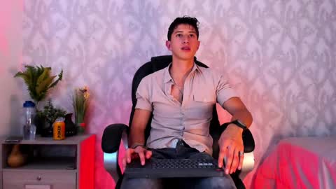 Snapshot of dorian_mystery chatting on December 12, 2024, 7:08 am dorian_mystery online show from December 12, 2024, 7:08 am