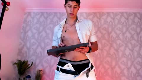 Snapshot of dorian_mystery chatting on December 14, 2024, 11:07 am dorian_mystery online show from December 14, 2024, 11:07 am