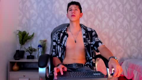 Snapshot of dorian_mystery chatting on January 20, 2025, 3:26 am dorian_mystery online show from January 20, 2025, 3:26 am