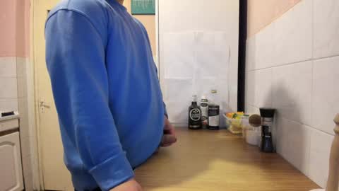 Snapshot of doriancretu95 chatting on December 13, 2024, 7:43 pm menu below online show from December 13, 2024, 7:43 pm