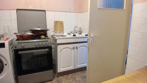 Snapshot of doriancretu95 chatting on December 14, 2024, 7:25 pm menu below online show from December 14, 2024, 7:25 pm