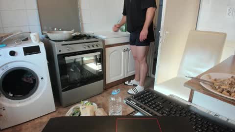 Snapshot of doriancretu95 chatting on September 27, 2025, 12:43 pm menu below online show from September 27, 2025, 12:43 pm