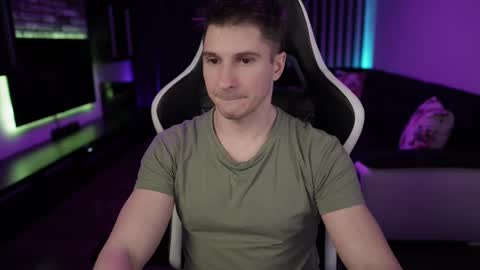 Dorian Reyes online show from February 24, 2025, 2:19 am