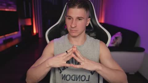 Dorian Reyes online show from November 23, 2025, 2:00 am