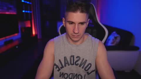 Dorian Reyes online show from November 26, 2025, 12:44 am