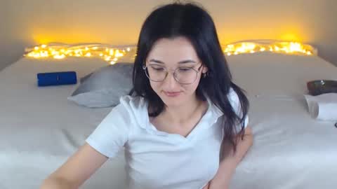 Snapshot of dorotty_ chatting on December 3, 2024, 3:41 am Your Dorotty online show from December 3, 2024, 3:41 am