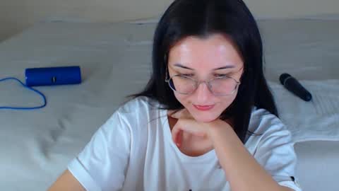 Snapshot of dorotty_ chatting on November 16, 2025, 1:44 am Your Dorotty online show from November 16, 2025, 1:44 am