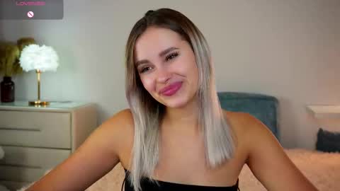 Snapshot of dorretangel chatting on September 18, 2025, 9:55 am Amy online show from September 18, 2025, 9:55 am