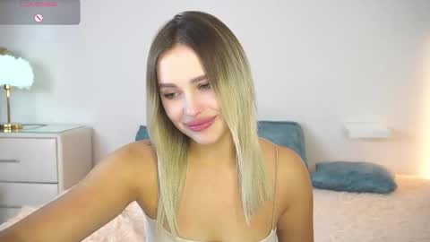 Snapshot of dorretangel chatting on October 7, 2025, 11:18 am Amy online show from October 7, 2025, 11:18 am