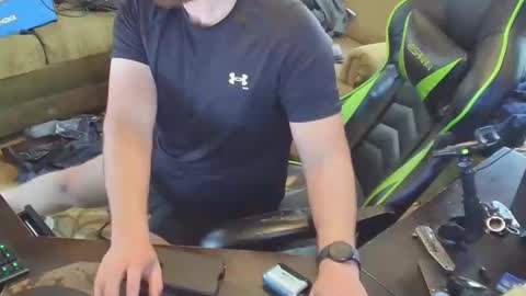 DotYourEyezez  online show from February 4, 2025, 7:00 pm