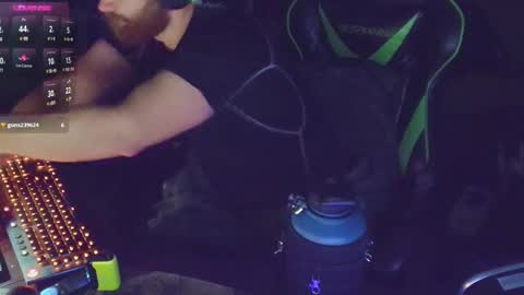 DotYourEyezez  online show from February 14, 2025, 8:10 am