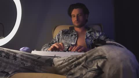 Keen online show from March 8, 2025, 5:28 am