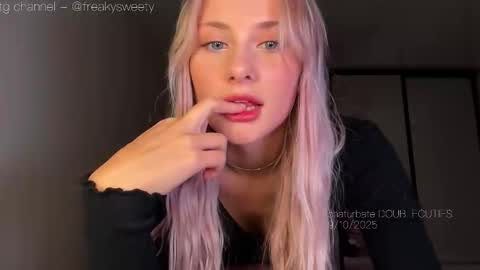 Lana  Eva  dont forget to give us a thumb up online show from October 9, 2025, 12:58 pm