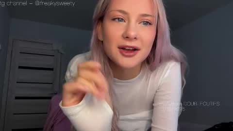 Lana  Eva  dont forget to give us a thumb up online show from October 13, 2025, 2:55 am