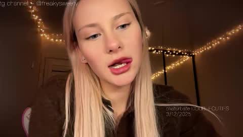 Lana  Eva  dont forget to give us a thumb up online show from December 3, 2025, 2:59 pm