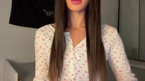 MOLLYYYY dont forget to give me a thumb up online show from September 23, 2025, 2:58 am