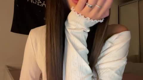 MOLLYYYY dont forget to give me a thumb up online show from September 25, 2025, 10:13 pm