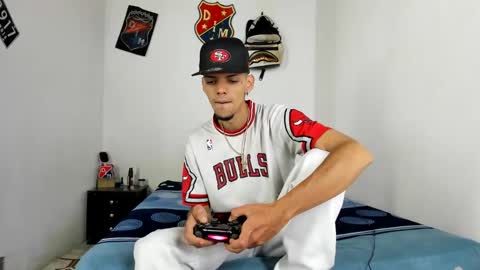 Snapshot of douglas_gallegos chatting on January 17, 2025, 4:26 pm douglas_gallegos online show from January 17, 2025, 4:26 pm