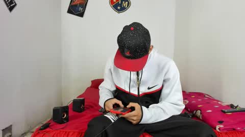 Snapshot of douglas_gallegos chatting on February 18, 2025, 2:05 am douglas_gallegos online show from February 18, 2025, 2:05 am