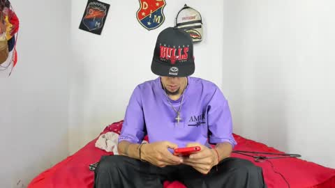 Snapshot of douglas_gallegos chatting on February 24, 2025, 12:20 am douglas_gallegos online show from February 24, 2025, 12:20 am