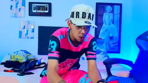 Snapshot of douglas_gallegos chatting on November 21, 2025, 2:10 am douglas_gallegos online show from November 21, 2025, 2:10 am