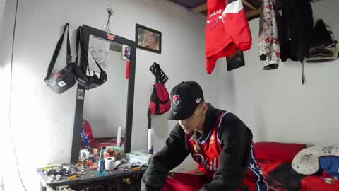 douglas_gallegos online show from April 26, 2026, 6:33 am