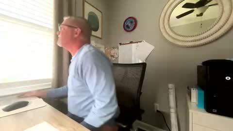 douglikes3xd online show from October 31, 2025, 5:14 pm